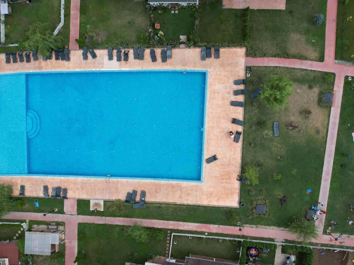 Homey 2 Cosmopolis Stefanestii de Jos Εξωτερικό φωτογραφία